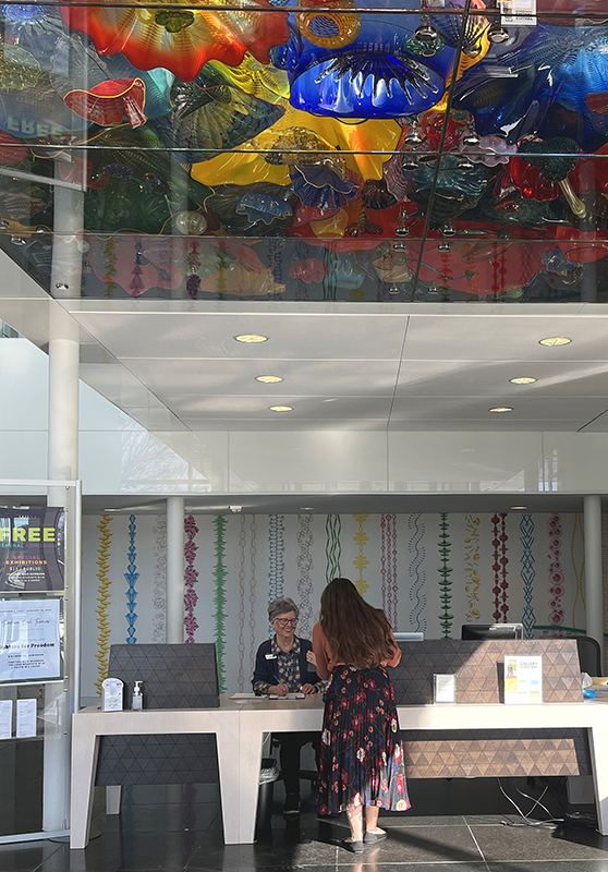 WichitaArtMuseum_general_WelcomeDesk